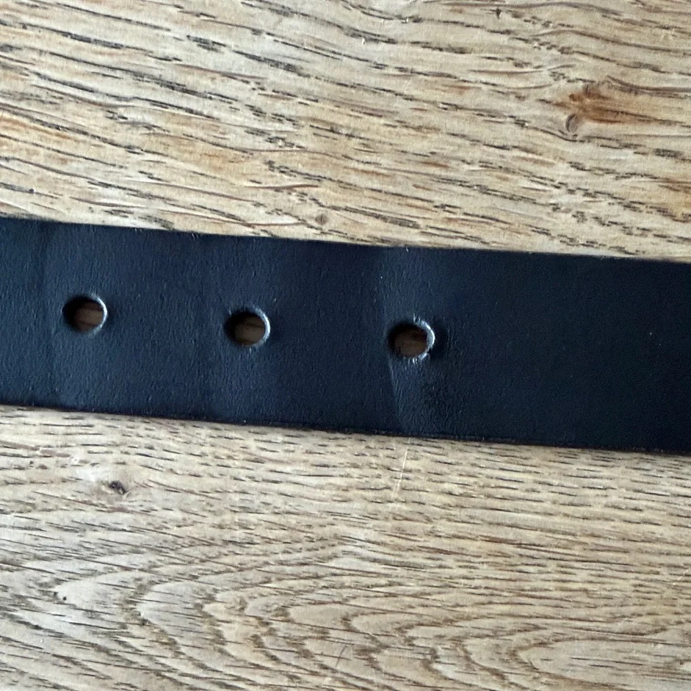 GAP Boys Black Leather Belt w/ Silver Buckle- L - Picture 8 of 8
